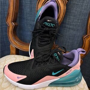 Nike Air Max 270 Men’s 9.5 Women's 11